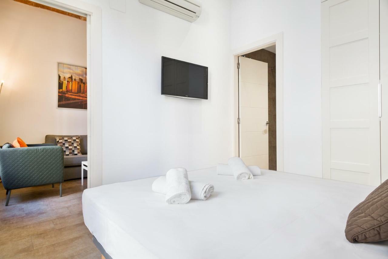 Stay U-Nique Apartments Eixample Center Barcellona Esterno foto